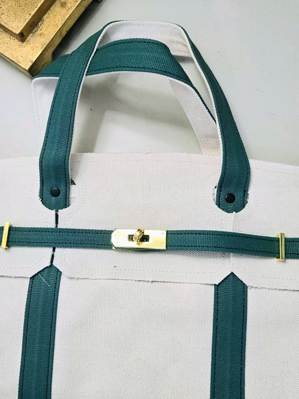 Stylish Canvas Boat Tote - Cream & Forest Green, NEW - Picture 9 of 11